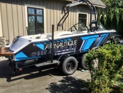 Custom vinyl boat wrap